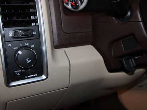 Used 2014 RAM 1500 Big Horn image 9