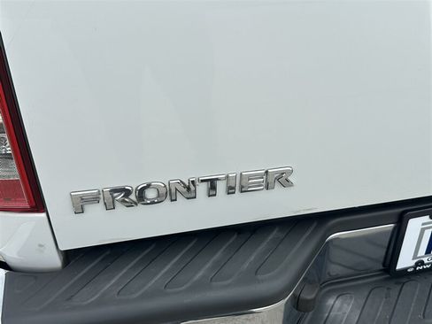 Used 2019 Nissan Frontier SV AWD/4WD image 34