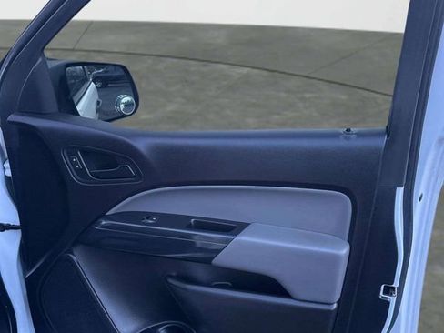 Used 2017 Chevrolet Colorado W/T w/ WT Convenience Package AWD/4WD image 7