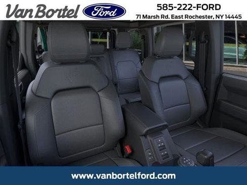 Used 2025 Ford Bronco Badlands image 93
