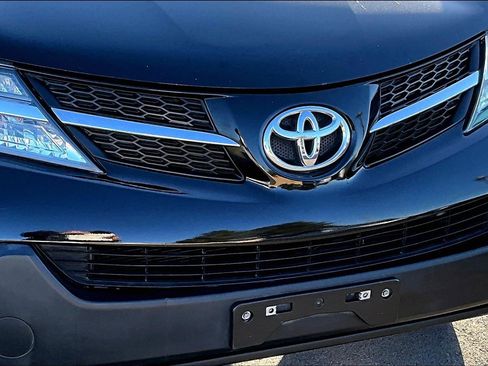 Used 2014 Toyota RAV4 LE image 26