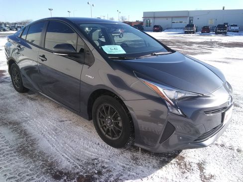 Used 2016 Toyota Prius Two image 4