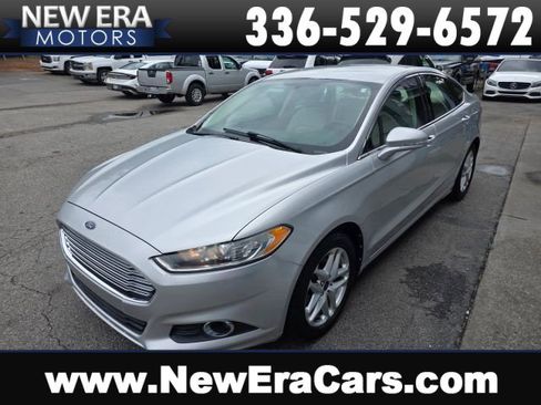 Used 2013 Ford Fusion SE FWD image 1