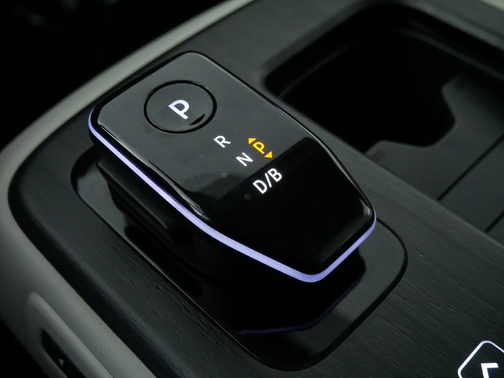 Used 2024 Nissan Ariya AWD image 31
