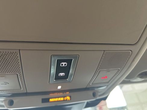 Used 2020 Land Rover Discovery Sport S image 10