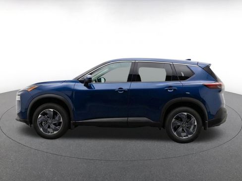 Used 2025 Nissan Rogue SV FWD image 4