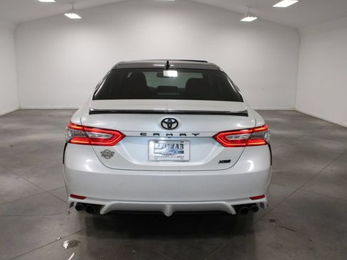 Used 2020 Toyota Camry XSE FWD image 8