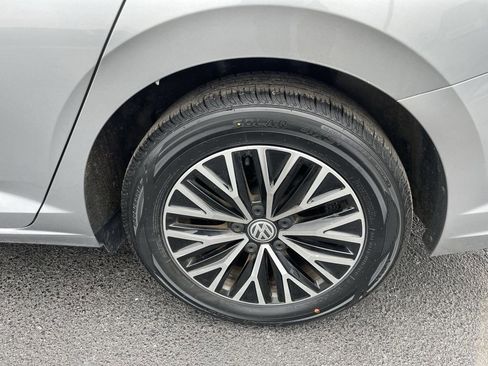 Certified 2021 Volkswagen Jetta SE image 6