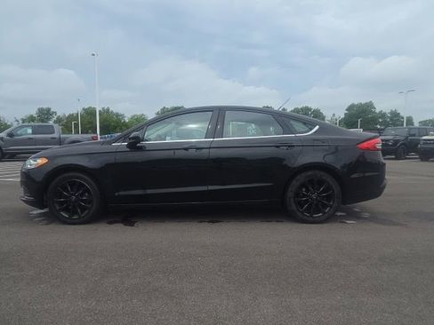 Used 2017 Ford Fusion SE FWD image 13