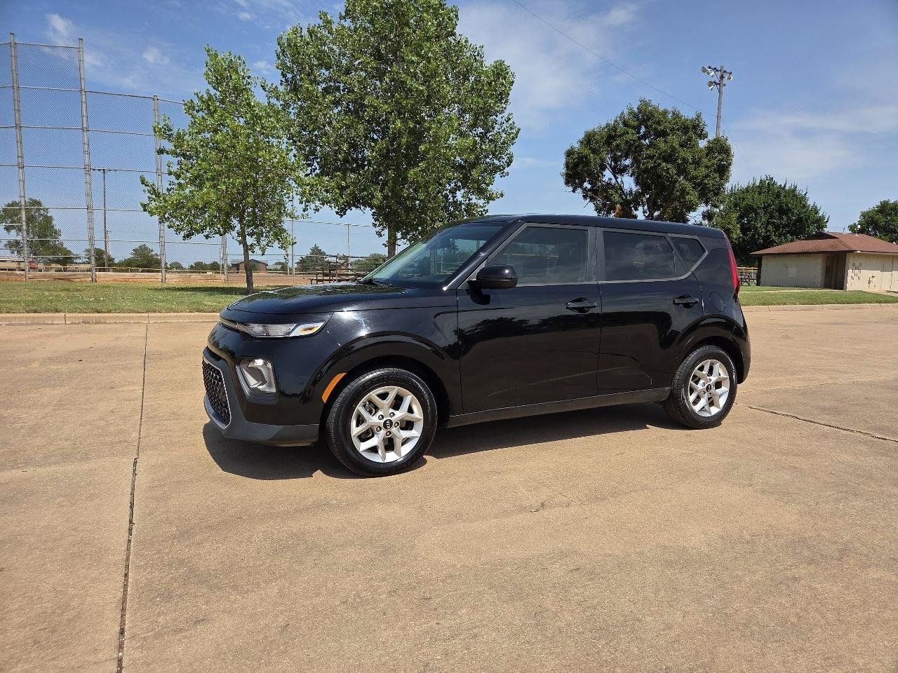 Used 2020 Kia Soul S FWD image 2