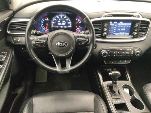 Used 2018 Kia Sorento EX image 22