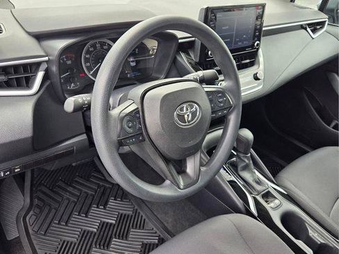Used 2022 Toyota Corolla LE FWD image 11