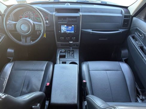 Used 2012 Jeep Liberty Sport image 12