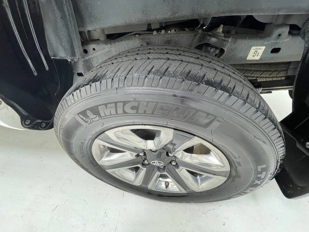Used 2019 Toyota Tacoma Limited AWD/4WD image 9