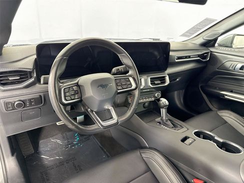 Used 2025 Ford Mustang Premium RWD image 4