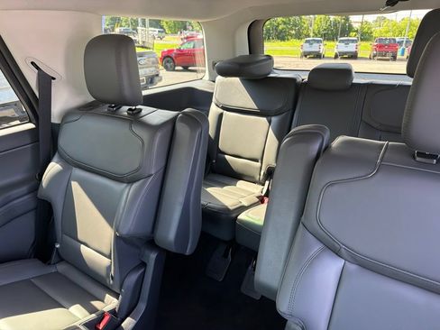 New 2026 Ford Expedition Active RWD image 12
