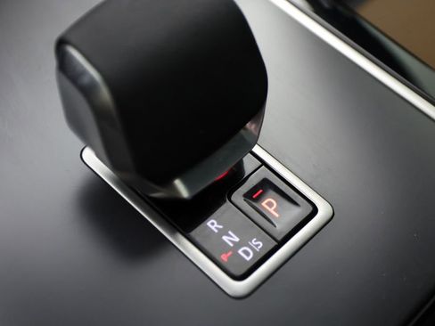 Used 2025 Land Rover Range Rover Velar Dynamic HSE AWD/4WD image 24