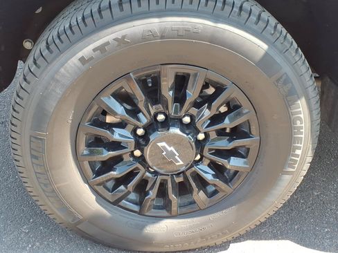 Used 2024 Chevrolet Silverado 3500 LT w/ Z71 Sport Edition AWD/4WD image 8