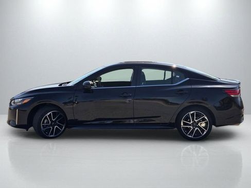 Used 2025 Nissan Sentra SR FWD image 7