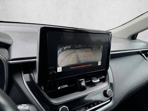 Used 2023 Toyota Corolla Cross XLE w/ Convenience Package AWD/4WD image 15