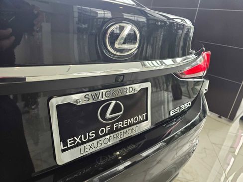 New 2025 Lexus ES 350 image 17