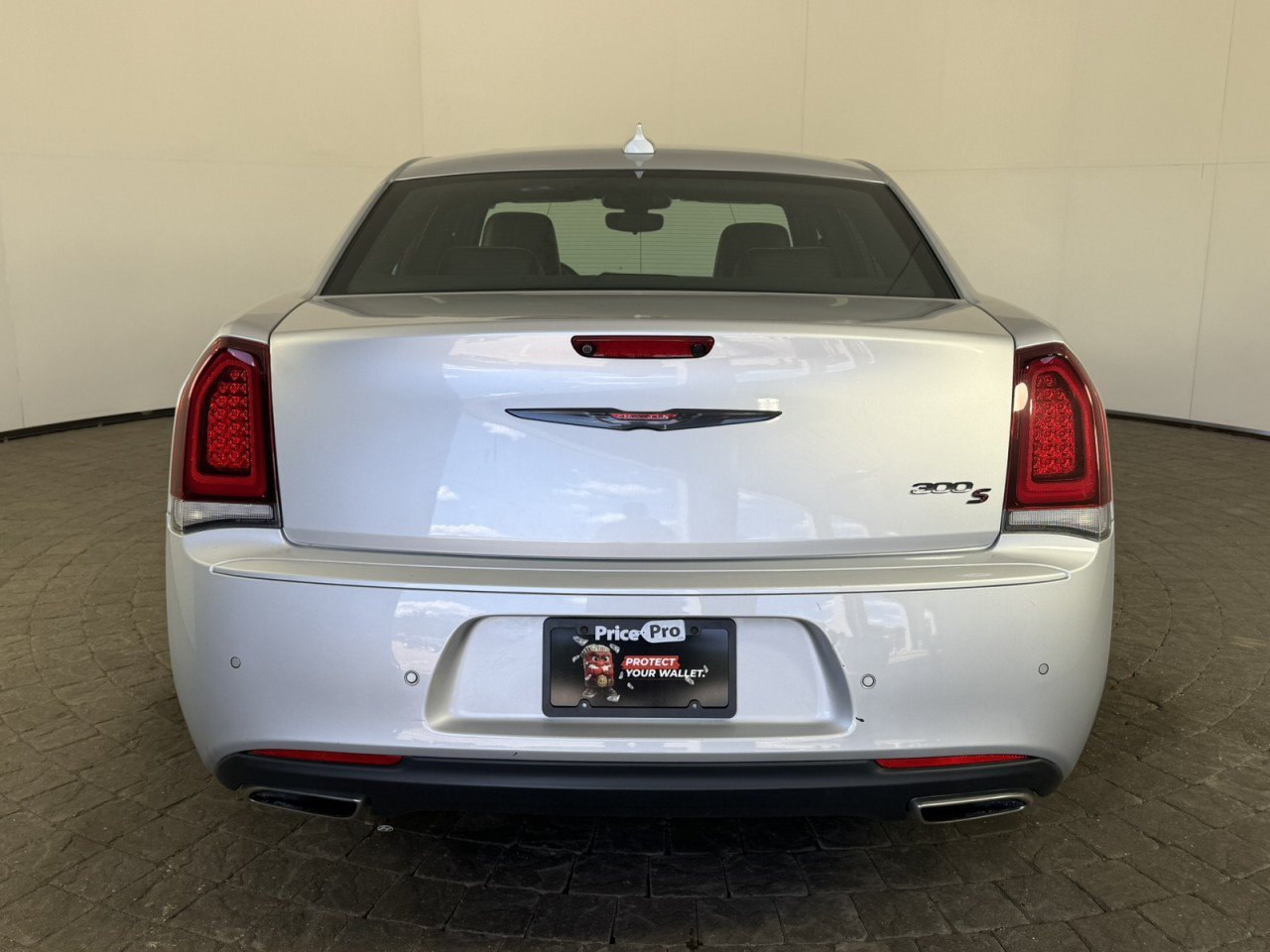 Used 2023 Chrysler 300 S RWD image 6
