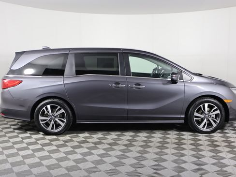 Certified 2024 Honda Odyssey Touring image 5