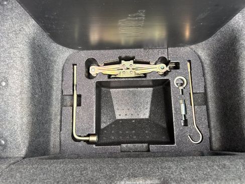 Used 2004 Honda S2000 image 48