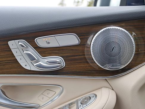 Used 2019 Mercedes-Benz GLC 300 4MATIC image 33