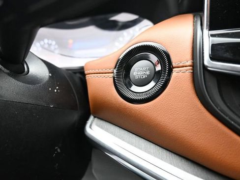 Used 2023 Jeep Compass Limited AWD/4WD image 18