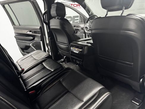 Used 2024 Jeep Wagoneer L Series II RWD image 49