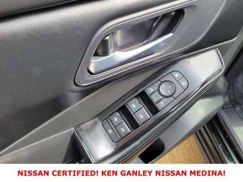 Certified 2025 Nissan Rogue SV image 37