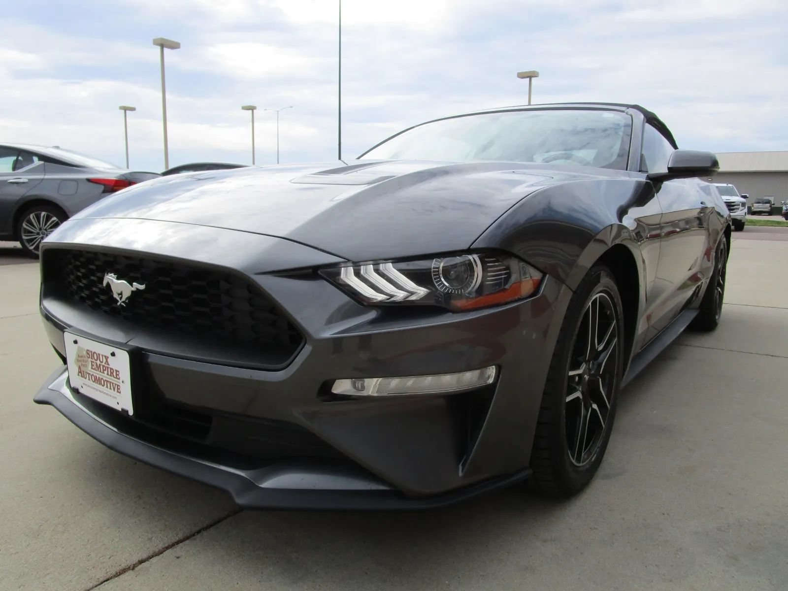 Used 2018 Ford Mustang Premium RWD image 5