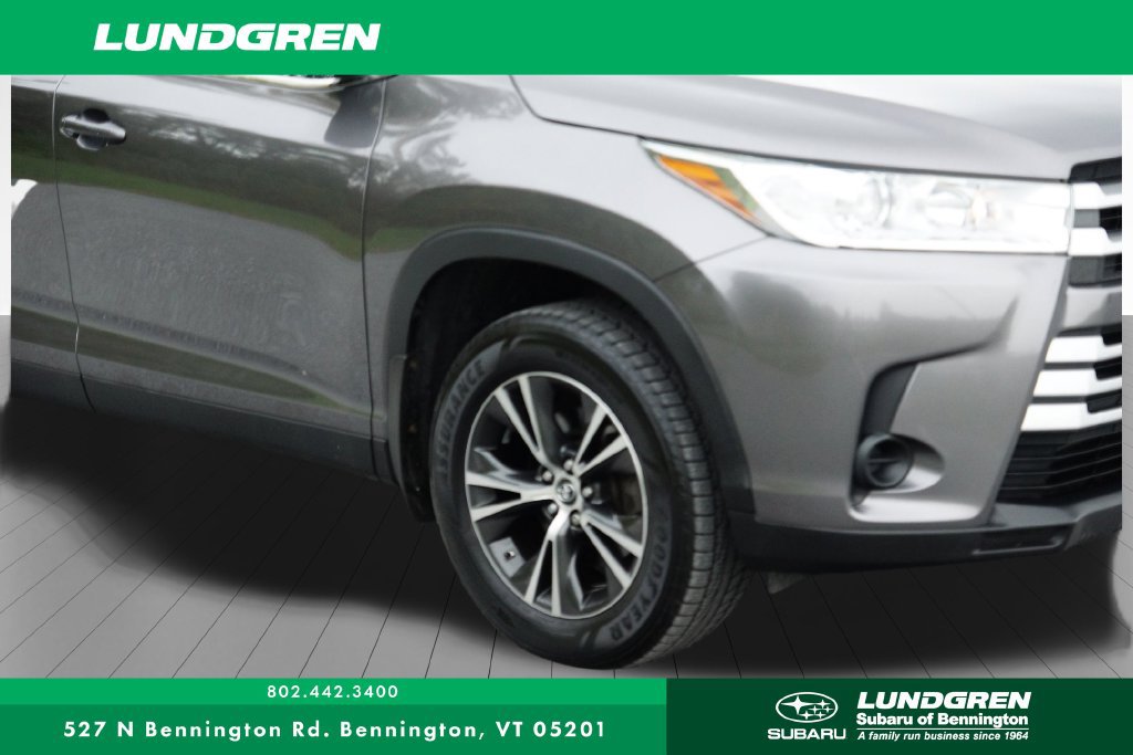 Used 2019 Toyota Highlander LE AWD/4WD image 33