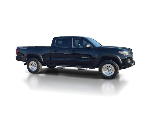 Used 2019 Toyota Tacoma TRD Off-Road w/ Technology Package AWD/4WD image 2