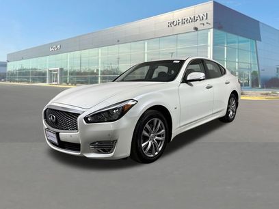 Used 2018 INFINITI Q70 Luxe w/ Cargo Package
