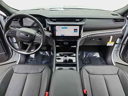 New 2026 Jeep Grand Cherokee L Limited image 9