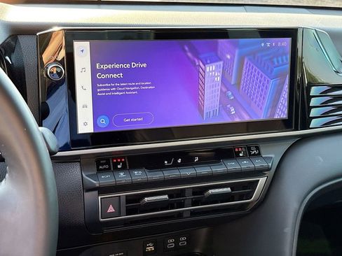 Used 2025 Toyota Camry XSE FWD image 17