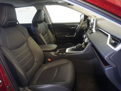 Used 2019 Toyota RAV4 Limited w/ Advanced Technology Package AWD/4WD image 26