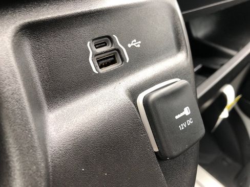 Used 2024 RAM ProMaster 2500 w/ Convenience Group FWD image 28