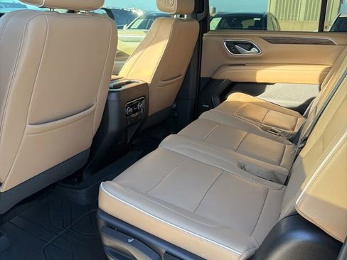 Used 2023 Chevrolet Suburban Premier AWD/4WD image 11