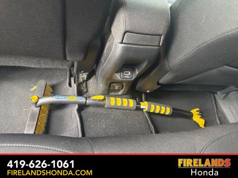 Used 2019 Jeep Renegade Latitude w/ Cold Weather Group image 28