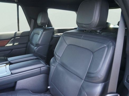 Used 2023 Lincoln Navigator Reserve AWD/4WD image 14