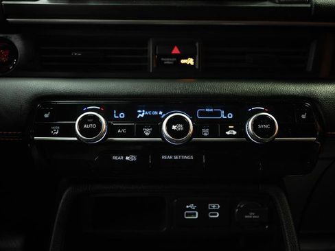 Used 2023 Honda Pilot Sport image 21