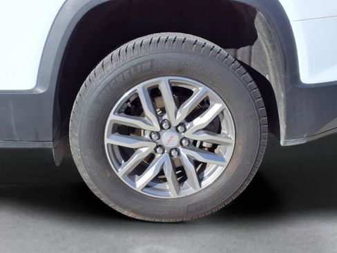 Used 2019 GMC Acadia SLE image 3