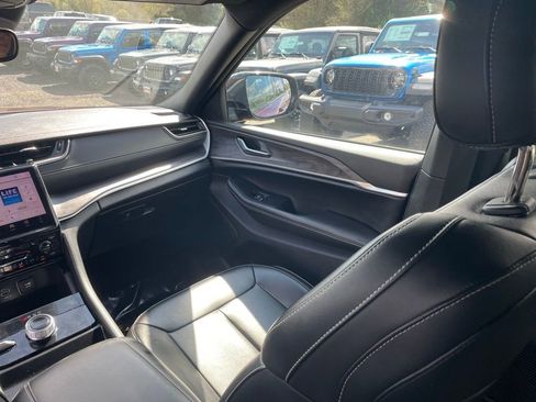 Used 2025 Jeep Grand Cherokee L Limited w/ Trailer Tow Package image 26