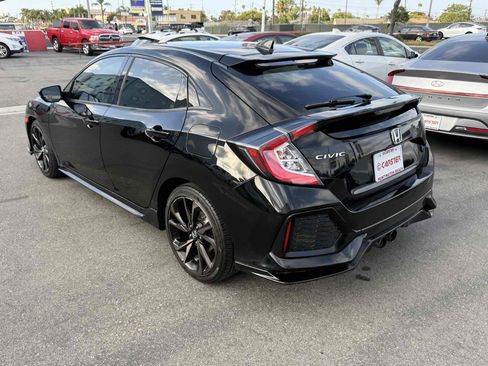 Used 2018 Honda Civic Sport image 10