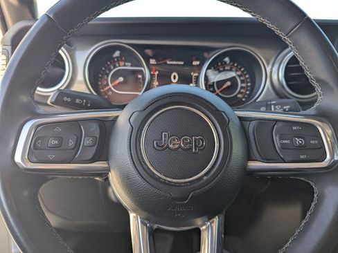 Used 2023 Jeep Gladiator Overland image 21