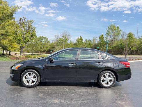 Used 2013 Nissan Altima 2.5 SL w/ Technology Pkg FWD image 3
