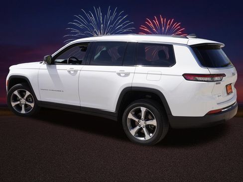 Used 2023 Jeep Grand Cherokee L Limited AWD/4WD image 8